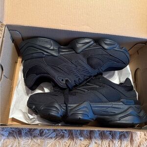 New Balance Black with Phantom